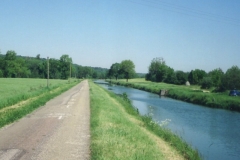 img135 24.5.04 Canal de la Marne à la Saone - se la strada fosse sempre così ... !